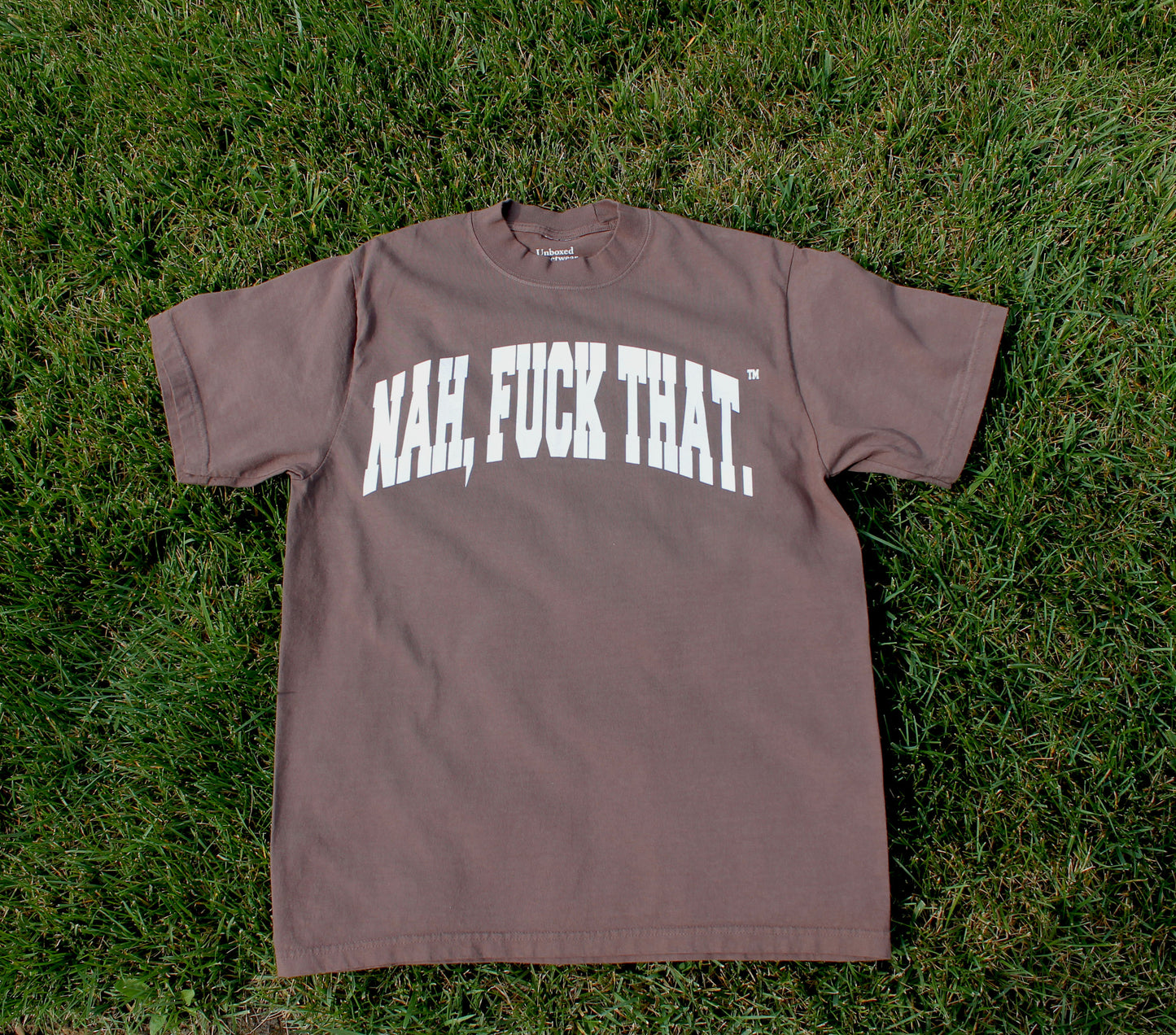 OVERSIZED MOCHA SIGNATURE TEE