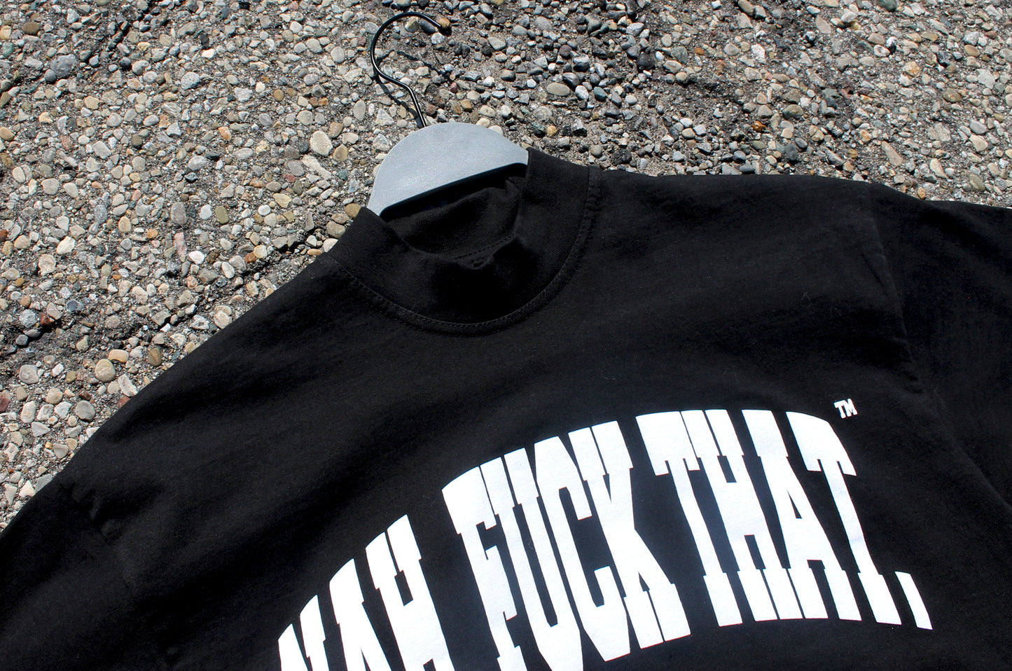 OVERSIZED BLACK SIGNATURE TEE