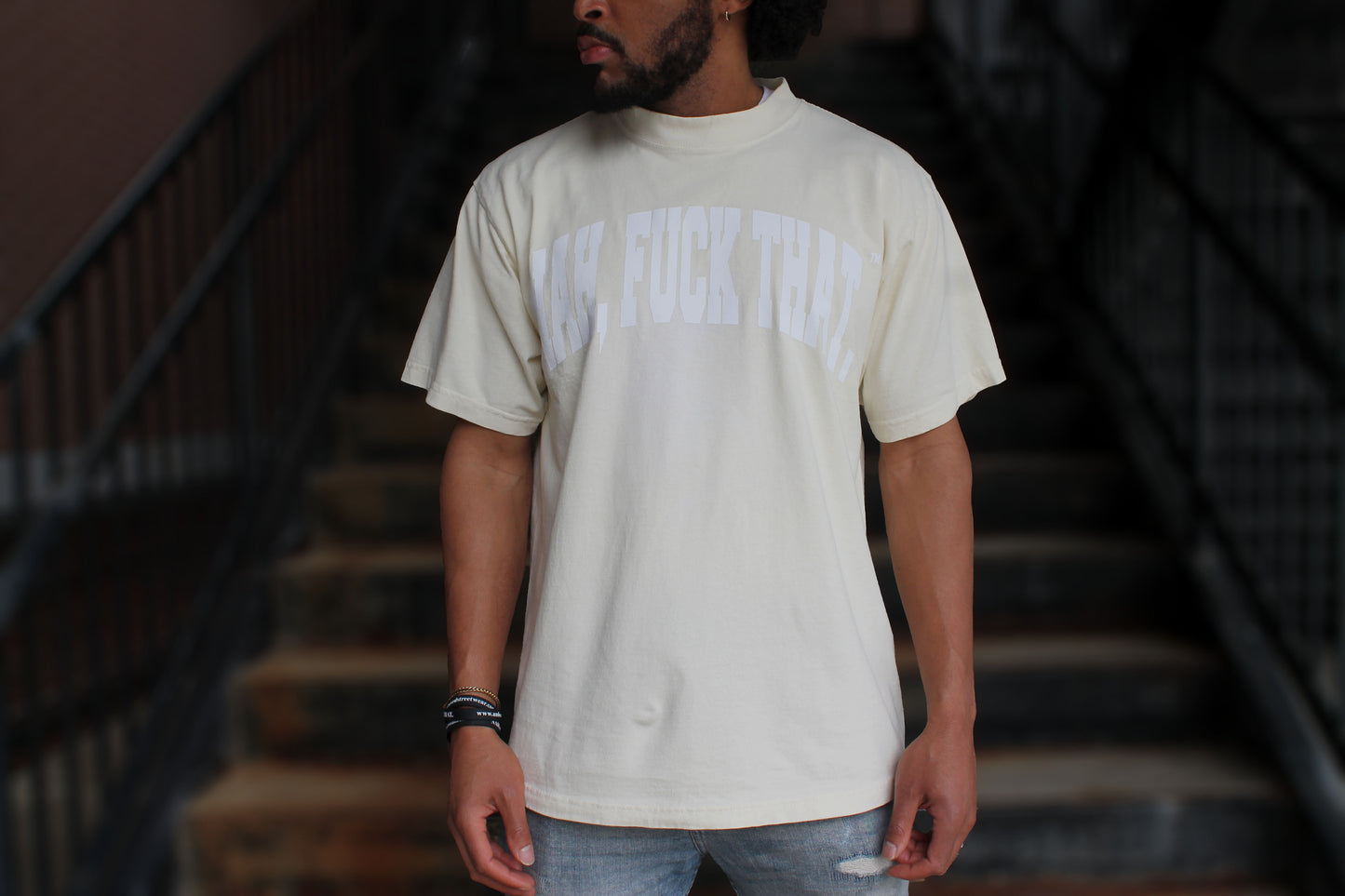 OVERSIZED CREME SIGNATURE TEE