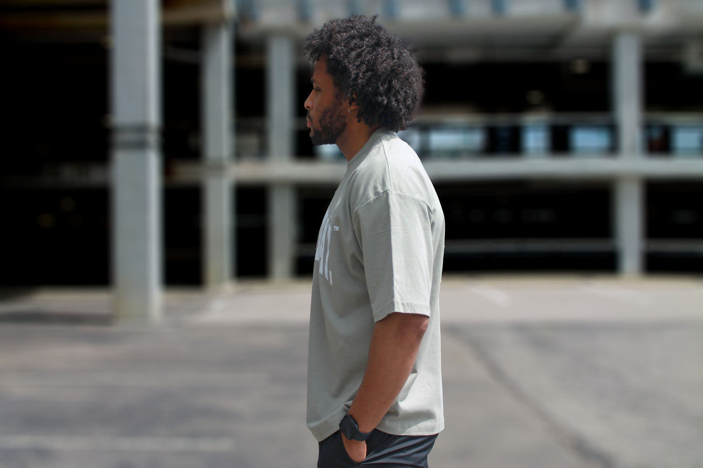 OVERSIZED BAY SIGNATURE TEE